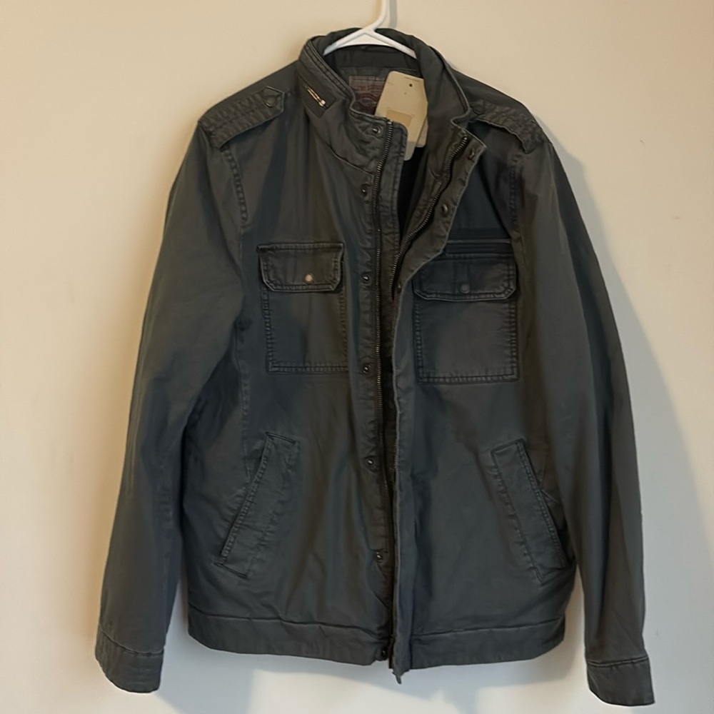 Winter jacket/ Levi’s/ Sz large